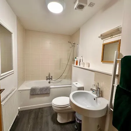 City Centre Apartment Next To Bus And Train Station Inverness Exterior photo